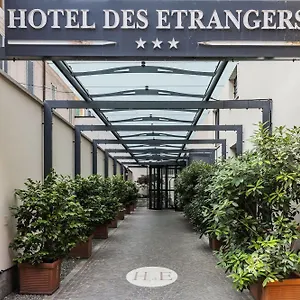 Des Etrangers מלון