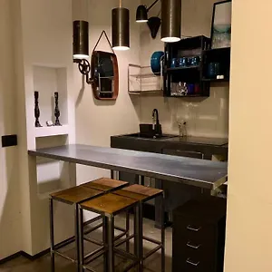Fra Storia E Modernita Apartamento