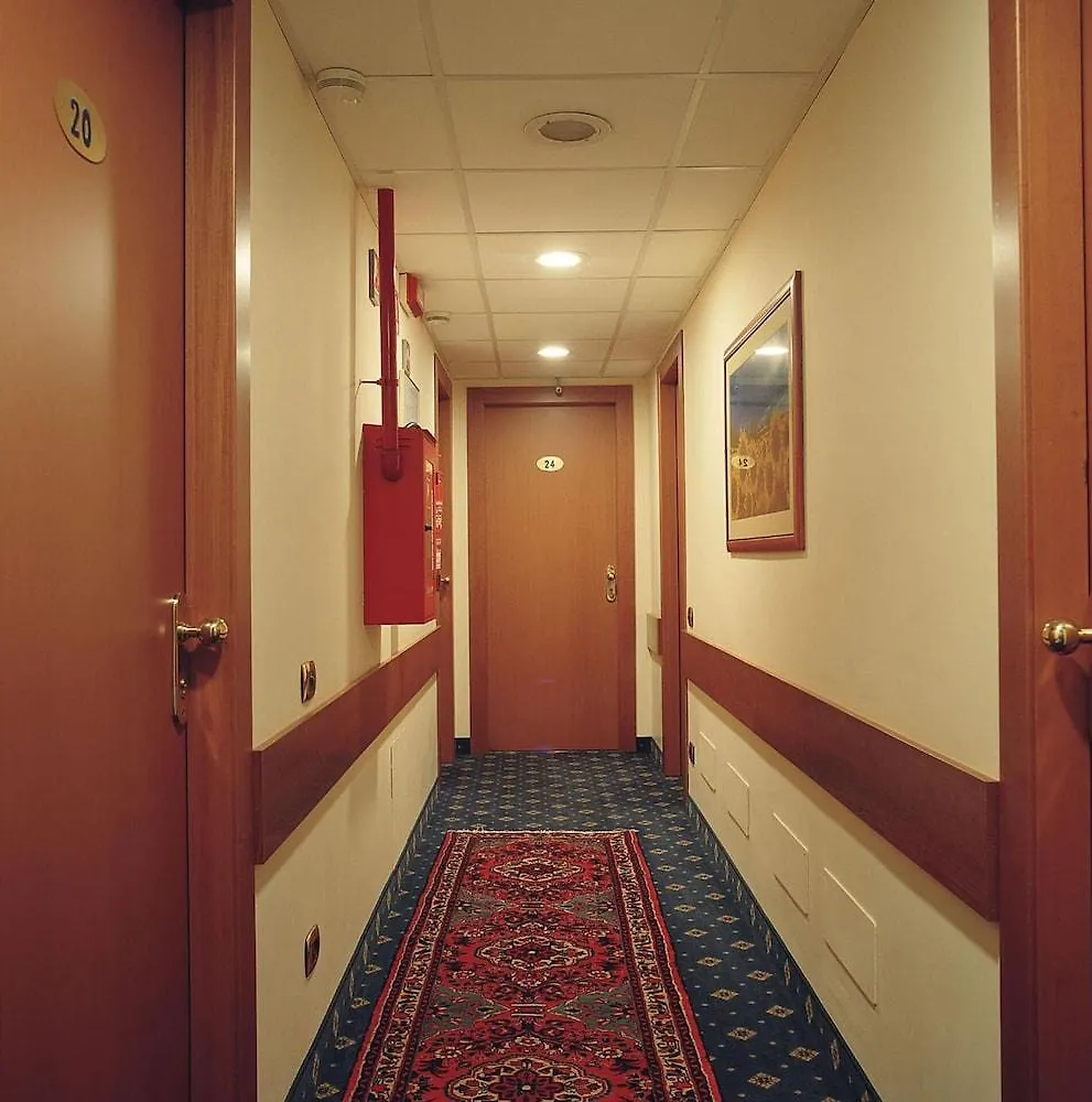 מילאנו Boutique Hotel Dieci