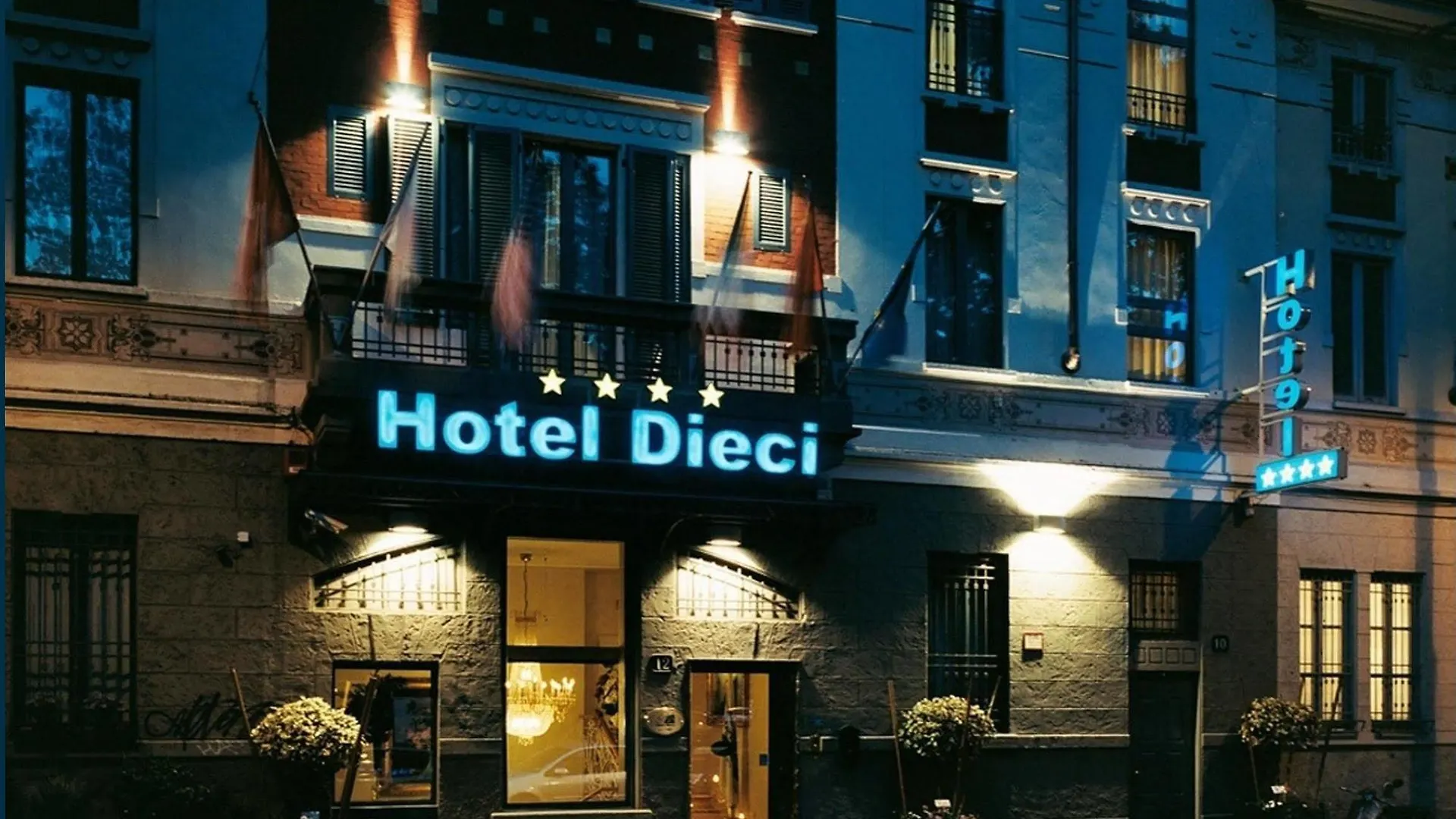 Boutique Hotel Dieci Μιλάνο 4*,